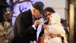 Rayakan Halloween, Joe Biden Bagi-bagi Permen di Gedung Putih