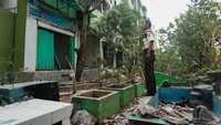 Sebanyak 451 Kepala Keluarga (KK) yang tinggal di Rusun Marunda blok C1 - C5 telah dipindahkan karena kondisi bangunan sudah tidak layak huni.  