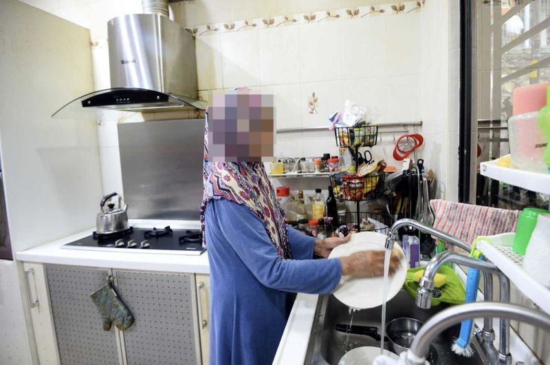 Tak Suka Makanannya Dihangatkan, Pria Ini Tega Lempar Masakan Istri