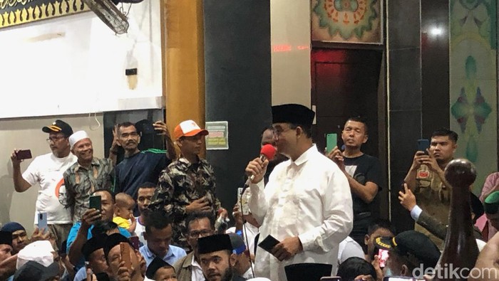 Anies Baswedan saat kunjungan ke Sumbar