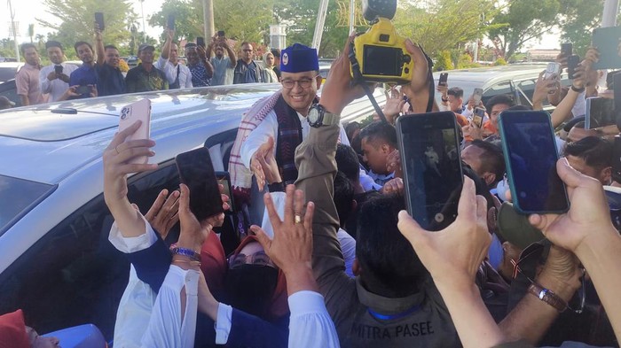 Anies Baswedan saat tiba di Bandara Malikussaleh, Aceh Utara. (Istimewa)