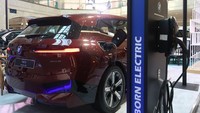 BMW Electric Vehicle Exhibition juga menyediakan unit test drive bagi pengunjung. Selain itu, ada berbagai tawaran menarik bagi para calon konsumen.