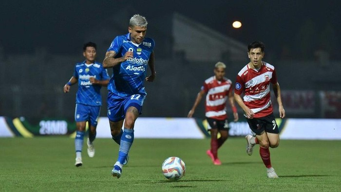 Ciro Alves di laga Madura United vs Persib Bandung di Stadion Gelora Bangkalan, Rabu (1/11/2023).