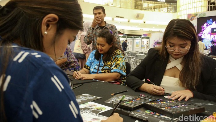 Faber-Castell Art Festival digelar di Senayan City, Jakarta, Rabu (1/11/2023). Kegiatan ini digelar untuk meningkatkan kreativitas melalui seni.