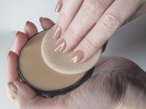 Ilustrasi compact powder