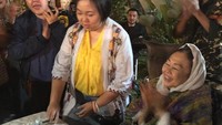 Terakhir ada momen ulang tahun Inaya Wahid saat berulang tahun. Momen bahagia ini Inaya Wahid ditemani dengan keluarga terdekat. Foto: Instagram @inayawahid