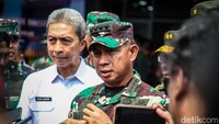 Sebagai prajurit TNI, Agus loyal atas presiden selaku kepala negara. Agus juga pernah menjabat Komandan Paspampres tahun 2020-2021 di era Jokowi.  