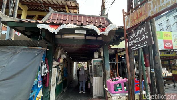 Kampung Internasional di Sarkem Jogja salah satu pusat penginapan murah dekat Malioboro. Foto diambil  Kamis (26/10/2023).