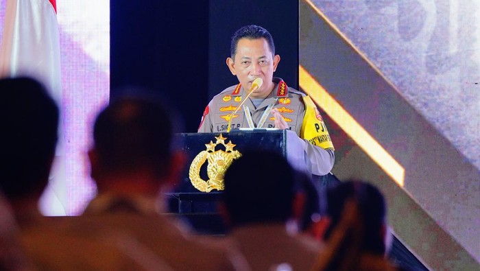 Kapolri Pimpin Apel Kasatwil