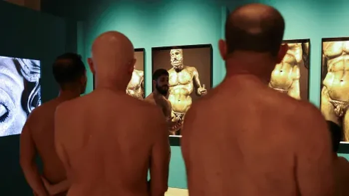 Kaum telanjang (nudis) di museum Barcelona