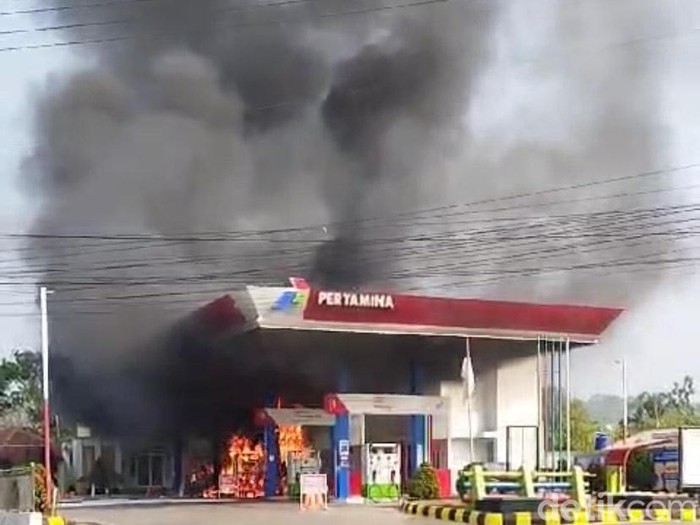 Kebakaran SPBU di Kota Sukabumi.