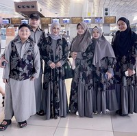 Kris Dayanti dan keluarga pergi umrah pada akhir Oktober 2023. Sampai saat ini, Kris Dayanti masih mengunggah fotonya di Arab Saudi. Foto: Instagram @krisdayantilemos 