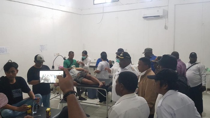 Lima petugas kesehatan yang diserang KKB di Yahukimo dirawat di rumah sakit.