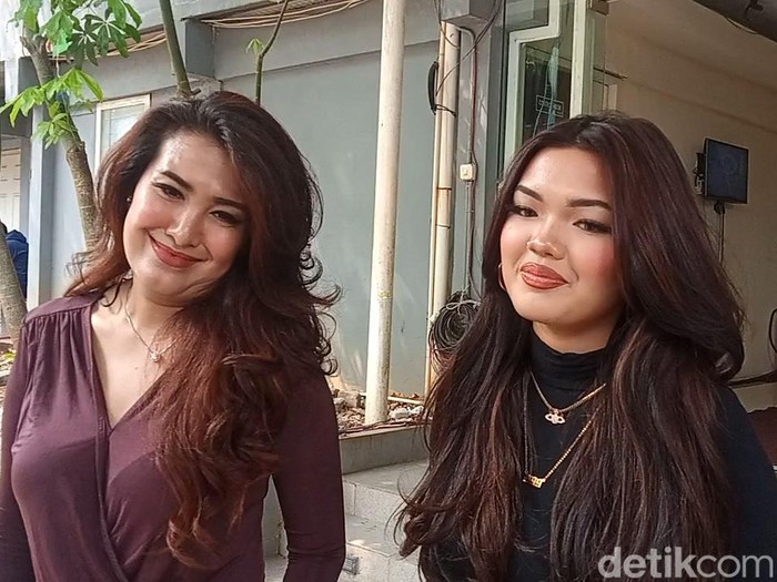 Liza Natalia dan Queennara Liza Natalia dan Queennara.