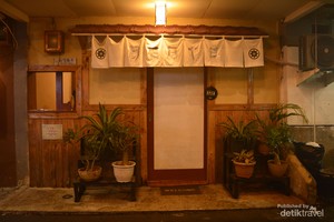 Menjajal Makan Malam Khas Negeri Sakura yang Lagi Hits di Little Japan
