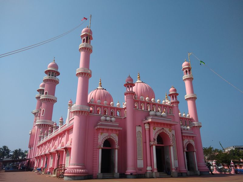 Beemapally Dargah Shareef, beautiful mosque religious building in Thiruvananthapuram Kerala