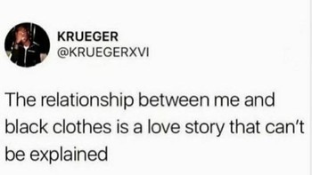 Pakaian kerja harus hitam terus, check! Foto: Instagram/corporate_millennial_memes