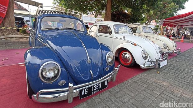 Mobil VW koleksi Komunitas VW Blitar yang turut serta dalam Parade VW Sumpah Pemuda 2023.