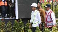 Jokowi berharap bandara ini akan membuat kawasan IKN makin terbuka konektivitasnya.  