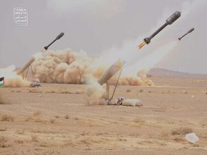 Arab Saudi Cegat 3 Rudal Houthi Targetkan Riyadh dan Khamis Mushait