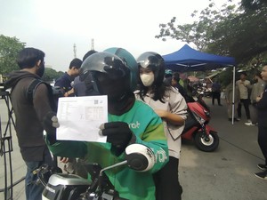 Cerita Ojol Takut Di-cancel Penumpang gegara Kena Razia Uji Emisi