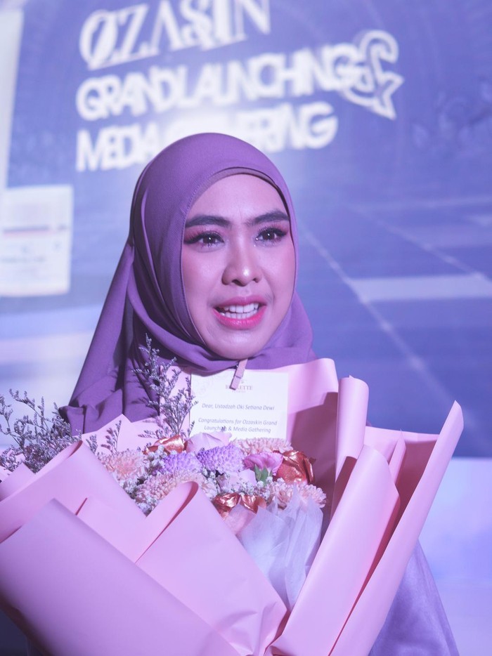 Oki Setiana Dewi