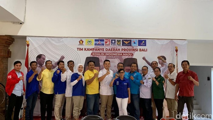 Partai-partai pengusung Prabowo-Gibran, Koalisi Indonesia Maju (KIM) tingkat cabang kota Denpasar di kantor DPD Partai Gerindra Bali, Rabu (1/11/2023). (Rizki Setyo Samudero)