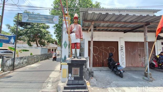 Patung Prajurit Lombok Abang di Wirobrajan, Senin (30/10/2023).