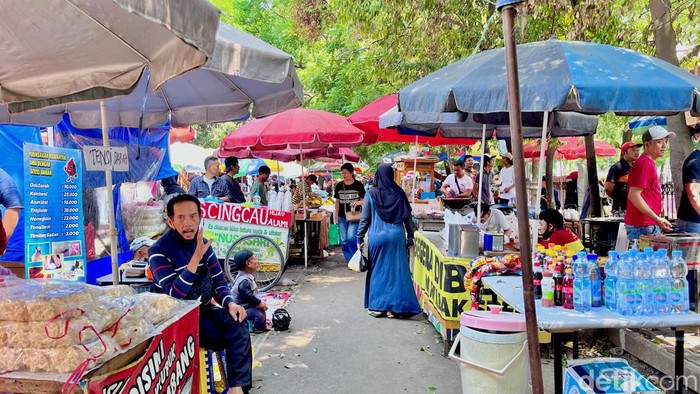 PKL di Taman Tegalega Bandung.