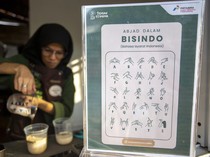 Mengenal Bahasa Isyarat Indonesia dan Sejarahnya, Alat Komunikasi Teman Tuli