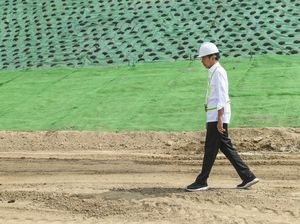 Resmikan Proyek Mal-Hotel Pakuwon, Jokowi Minta Investor Jangan Telat Investasi