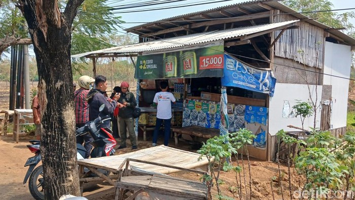 pria terkapar terluka bacok di pasuruan