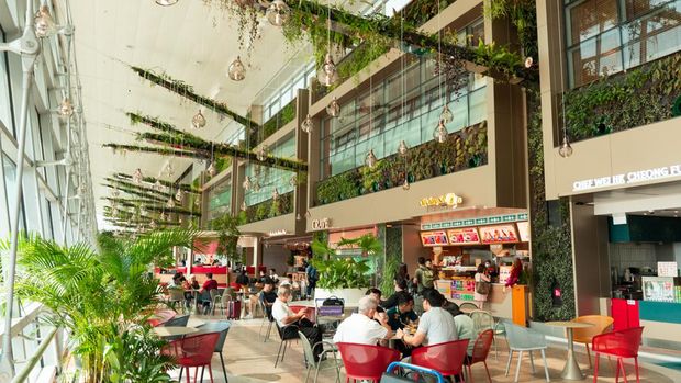 Penampakan Terminal 2 Bandara Changi yang baru dibuka kembali