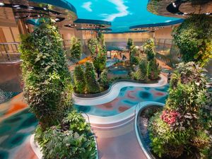 Penampakan Menakjubkan Terminal 2 Bandara Changi yang Baru Dibuka