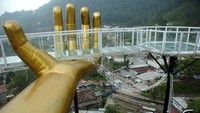 Menurut DPMPTSP Kabupaten Tegal pengelola wahana kaca harus memiliki ijin uji kelayakan dan standar keamanan agar wahana kaca dibuka kembali.