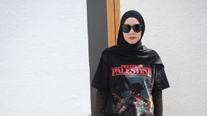 7 Pernyataan Gaya Zaskia Adya Mecca Bela Palestina, Pakai Abaya Hingga Kaus