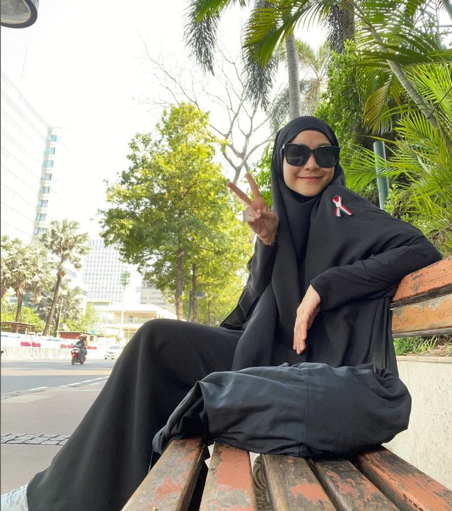 Belum lama ini Zaskia Adya Mecca turun ke jalan untuk ikut aksi damai bela Palestina di kawasan Thamrin, Jakarta Pusat. Dia bersama pengunjuk rasa lainnya menyerukan gencatan senjata dan Bebaskan Palestina. Foto: Instagram/@zaskiadyamecca