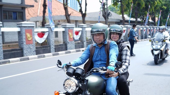 Agus Subiyanto di atas motor