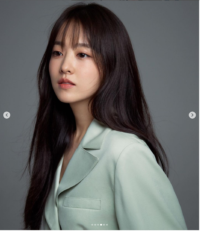 Park Bo Young termasuk artis Korea yang tidak operasi plastik. Artis yang dikenal dengan aktingnya yang memukau dan visualnya yang imut. Dia juga pernah membantah melakukan operasi plastik. Foto: Dok. Instagram