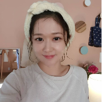 Artis yang tidak operasi plastik lainnya adalah Jang Na Ra. Dia adalah aktris dan penyanyi yang telah aktif di industri hiburan Korea Selatan selama lebih dari 20 tahun dan dikenal dengan kecantikannya yang alami serta awet muda. Foto: Dok. Instagram