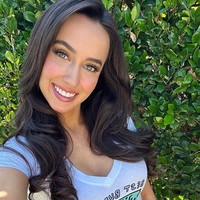 Sebelumnya dinyatakan meninggal dunia, viral foto yang menampilkan dirinya bersama seorang wanita. Dilaporkan bahwa potret tersebut diambil sehari sebelum kematiannya. Foto: Instagram Athenna Crosby