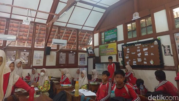 Bangunan panggung SMPN 1 Lamongan peninggalan Belanda