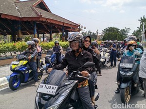 Jabatan Berakhir, Bupati Lombok Barat Diantar Konvoi Pulang Kampung