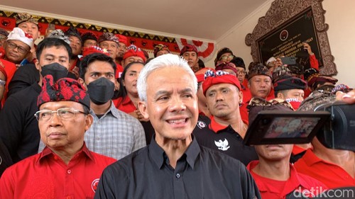 Ganjar Pranowo di kantor DPD PDI Perjuangan Bali di Denpasar, Kamis (2/11/2023).
