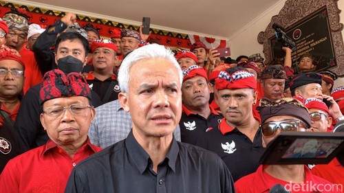 Ganjar Pranowo di kantor DPD PDI Perjuangan Bali di Denpasar, Kamis (2/11/2023).