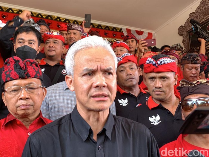 Ganjar Pranowo di kantor DPD PDI Perjuangan Bali di Denpasar, Kamis (2/11/2023).