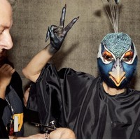 Topi baja meraknya, yang dirancang oleh penata rias Bill Corso, memiliki detail yang sangat indah, tetapi secara keseluruhan kostum tahun ini tidak terlalu bergantung pada prostetik dibandingkan penampilan sebelumnya. Foto: Dok. Instagram/@heidiklum