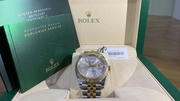 Jam Rolex milik mantan menteri agama Malaysia Datuk Dr Zulkifli Mohamad Al-Bakri yang dilelang untuk donasi Palestina.