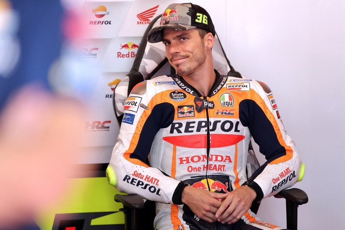 Honda Spanish rider Joan Mir is pictured in the box during the second MotoGP free practice session of the Moto Grand Prix of Catalonia at the Circuit de Catalunya on September 1, 2023 in Montmelo on the outskirts of Barcelona. (Photo by LLUIS GENE / AFP)