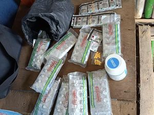 Jual Tramadol-Exsimer ke Remaja, Kios di Bogor Digerebek Polisi
